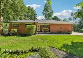 230 Union Avenue, Islip, NY, 3 Bedrooms Bedrooms, 7 Rooms Rooms,3 BathroomsBathrooms,Residential,For Rent,Union,0,1041461 230 Union Avenue, Islip, NY, 3 Bedrooms Bedrooms, 7 Rooms Rooms,3 BathroomsBathrooms,Residential,For Rent,Union,0,1041461