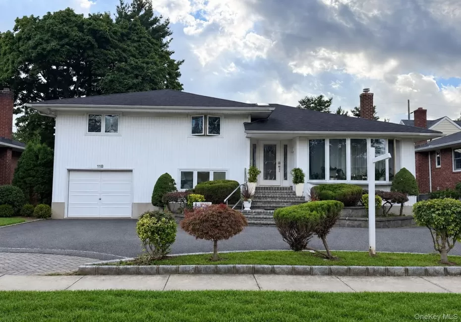 118 Leahy Street, Oyster Bay, NY, 4 Bedrooms Bedrooms, 10 Rooms Rooms,3 BathroomsBathrooms,Residential,For Rent,Leahy,0,1035006 118 Leahy Street, Oyster Bay, NY, 4 Bedrooms Bedrooms, 10 Rooms Rooms,3 BathroomsBathrooms,Residential,For Rent,Leahy,0,1035006
