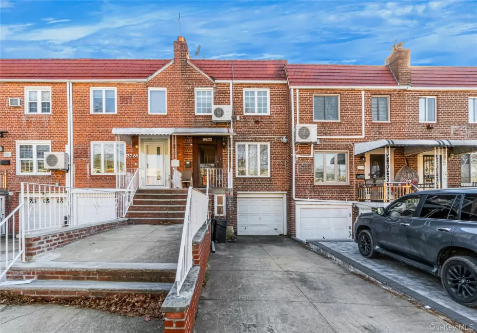 137-66 70th Road, New York, NY, 3 Bedrooms Bedrooms, 9 Rooms Rooms,2 BathroomsBathrooms,Residential,For Rent,70th,0,1047841 137-66 70th Road, New York, NY, 3 Bedrooms Bedrooms, 9 Rooms Rooms,2 BathroomsBathrooms,Residential,For Rent,70th,0,1047841