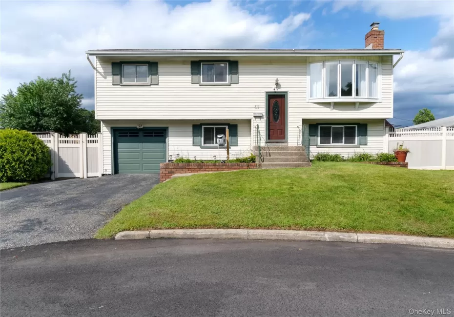 41 Richmond Street, Islip, NY, 4 Bedrooms Bedrooms, 9 Rooms Rooms,2 BathroomsBathrooms,Residential,For Rent,Richmond,0,1047602 41 Richmond Street, Islip, NY, 4 Bedrooms Bedrooms, 9 Rooms Rooms,2 BathroomsBathrooms,Residential,For Rent,Richmond,0,1047602