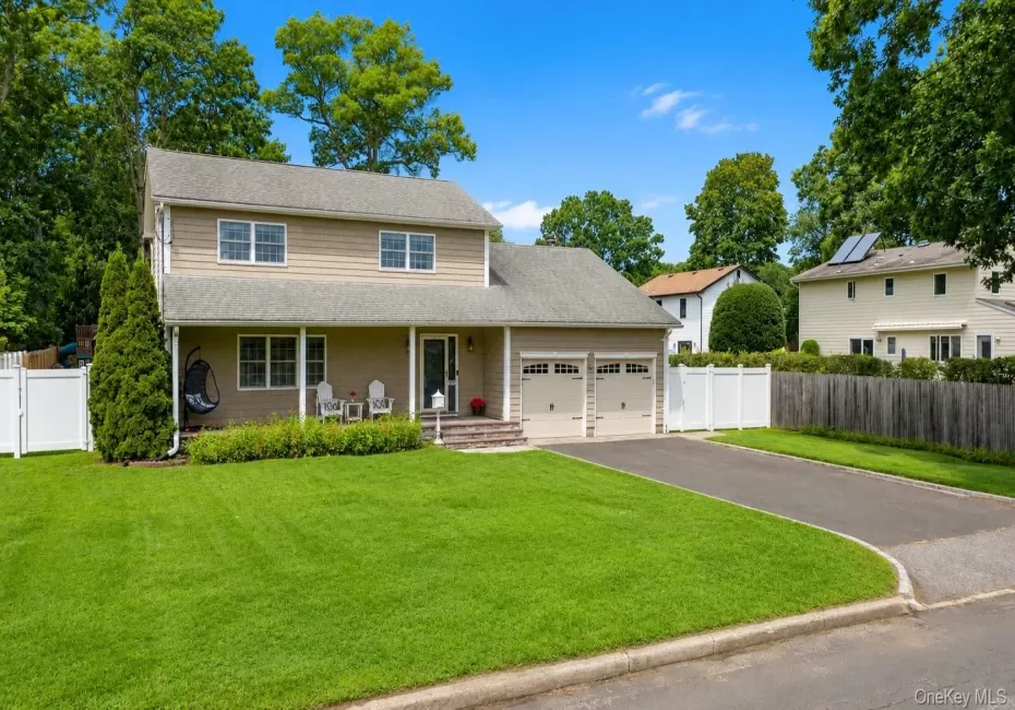 282 6th Avenue, Smithtown, NY, 3 Bedrooms Bedrooms, 8 Rooms Rooms,2 BathroomsBathrooms,Residential,For Rent,6th,0,1042862 282 6th Avenue, Smithtown, NY, 3 Bedrooms Bedrooms, 8 Rooms Rooms,2 BathroomsBathrooms,Residential,For Rent,6th,0,1042862