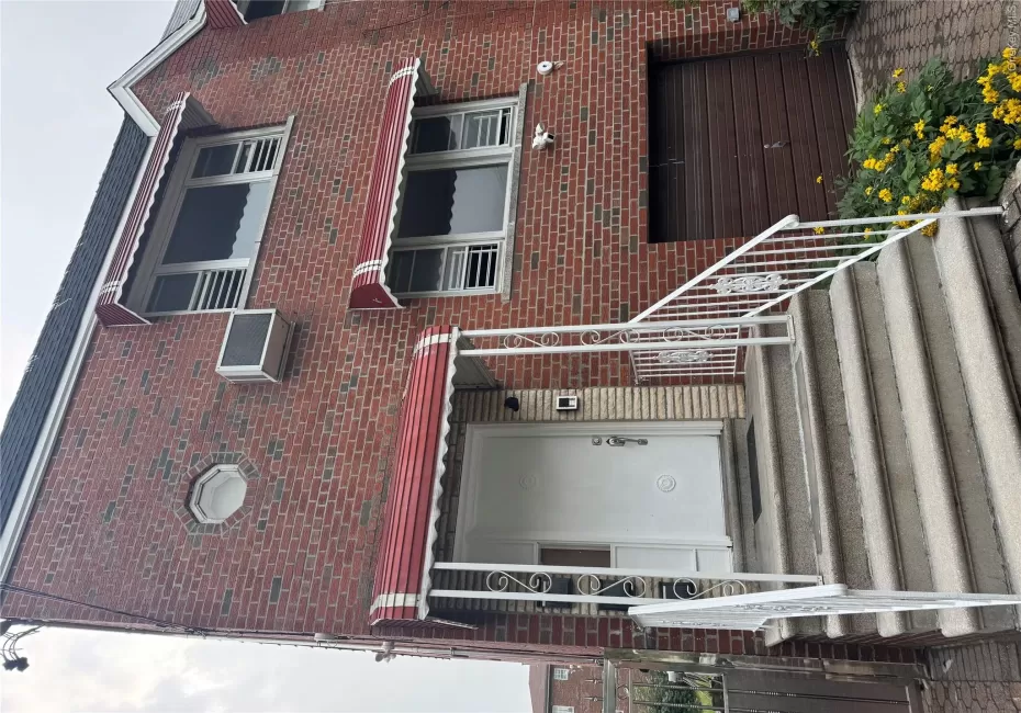 3535 Grace Avenue, New York, NY, 3 Bedrooms Bedrooms, 5 Rooms Rooms,1 BathroomBathrooms,Residential Lease,For Rent,Grace,0,1046480 3535 Grace Avenue, New York, NY, 3 Bedrooms Bedrooms, 5 Rooms Rooms,1 BathroomBathrooms,Residential Lease,For Rent,Grace,0,1046480