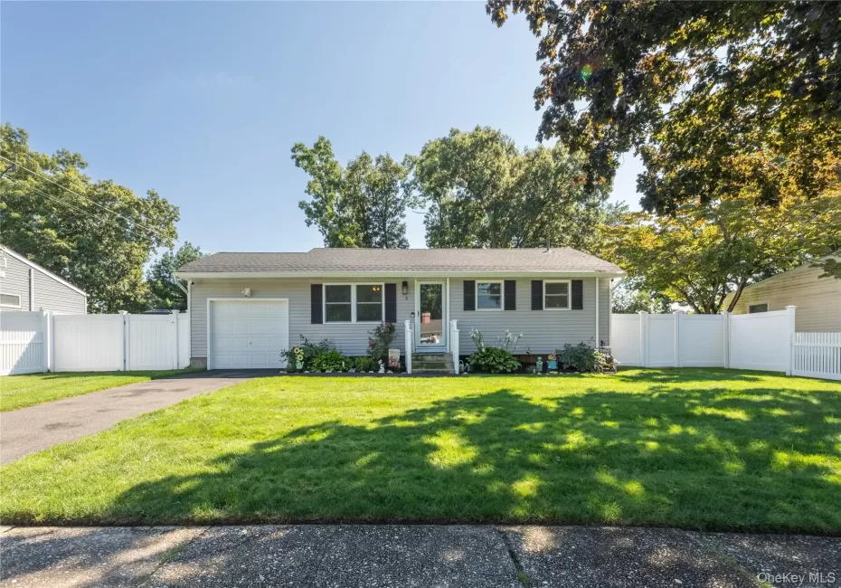 5 Norwalk Lane, Brookhaven, NY, 3 Bedrooms Bedrooms, 6 Rooms Rooms,1 BathroomBathrooms,Residential,For Rent,Norwalk,0,1047811 5 Norwalk Lane, Brookhaven, NY, 3 Bedrooms Bedrooms, 6 Rooms Rooms,1 BathroomBathrooms,Residential,For Rent,Norwalk,0,1047811