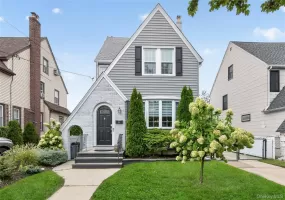 344 Houston Avenue, North Hempstead, NY, 3 Bedrooms Bedrooms, 6 Rooms Rooms,2 BathroomsBathrooms,Residential,For Rent,Houston,0,1045540 344 Houston Avenue, North Hempstead, NY, 3 Bedrooms Bedrooms, 6 Rooms Rooms,2 BathroomsBathrooms,Residential,For Rent,Houston,0,1045540