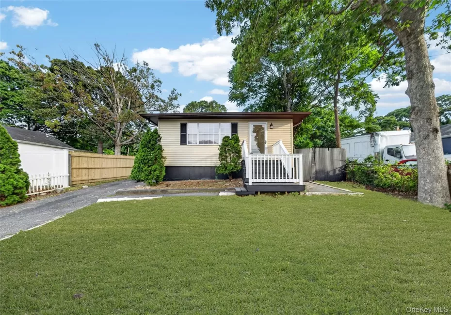 28 Roslyn Avenue, Brookhaven, NY, 3 Bedrooms Bedrooms, 7 Rooms Rooms,3 BathroomsBathrooms,Residential,For Rent,Roslyn,0,1048110 28 Roslyn Avenue, Brookhaven, NY, 3 Bedrooms Bedrooms, 7 Rooms Rooms,3 BathroomsBathrooms,Residential,For Rent,Roslyn,0,1048110