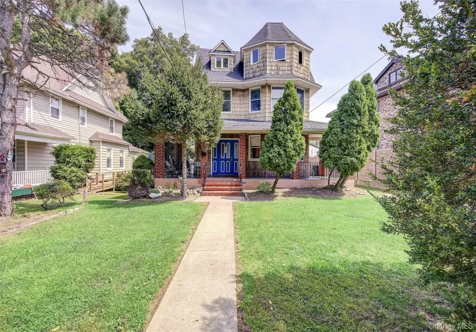 38-05 221st Street, New York, NY, 5 Bedrooms Bedrooms, 9 Rooms Rooms,1 BathroomBathrooms,Residential,For Rent,221st,0,1047983 38-05 221st Street, New York, NY, 5 Bedrooms Bedrooms, 9 Rooms Rooms,1 BathroomBathrooms,Residential,For Rent,221st,0,1047983