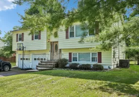 8 Townsend Place, Chester Town, NY, 4 Bedrooms Bedrooms, 9 Rooms Rooms,2 BathroomsBathrooms,Residential,For Rent,Townsend,0,1047996 8 Townsend Place, Chester Town, NY, 4 Bedrooms Bedrooms, 9 Rooms Rooms,2 BathroomsBathrooms,Residential,For Rent,Townsend,0,1047996