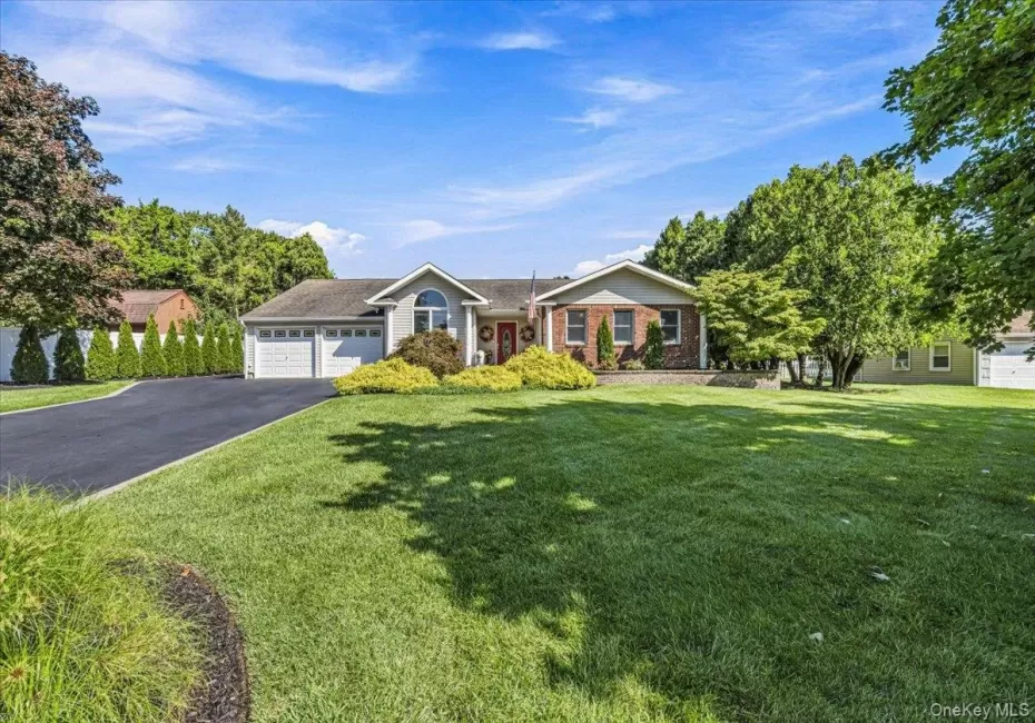 31 Dehan Street, Smithtown, NY, 3 Bedrooms Bedrooms, 14 Rooms Rooms,2 BathroomsBathrooms,Residential,For Rent,Dehan,0,1047231 31 Dehan Street, Smithtown, NY, 3 Bedrooms Bedrooms, 14 Rooms Rooms,2 BathroomsBathrooms,Residential,For Rent,Dehan,0,1047231
