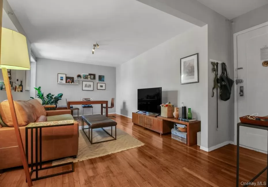 35-40 75th Street, New York, NY, 1 Bedroom Bedrooms, 3 Rooms Rooms,1 BathroomBathrooms,Residential,For Rent,75th,0,1047042 35-40 75th Street, New York, NY, 1 Bedroom Bedrooms, 3 Rooms Rooms,1 BathroomBathrooms,Residential,For Rent,75th,0,1047042