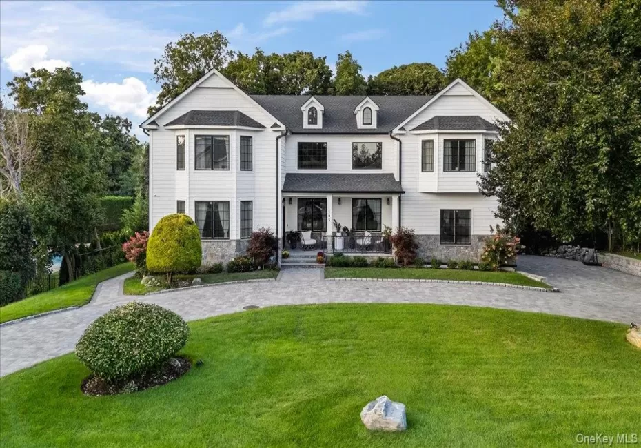 105 Woodhill Lane, North Hempstead, NY, 4 Bedrooms Bedrooms, 14 Rooms Rooms,4 BathroomsBathrooms,Residential,For Rent,Woodhill,0,1048059 105 Woodhill Lane, North Hempstead, NY, 4 Bedrooms Bedrooms, 14 Rooms Rooms,4 BathroomsBathrooms,Residential,For Rent,Woodhill,0,1048059