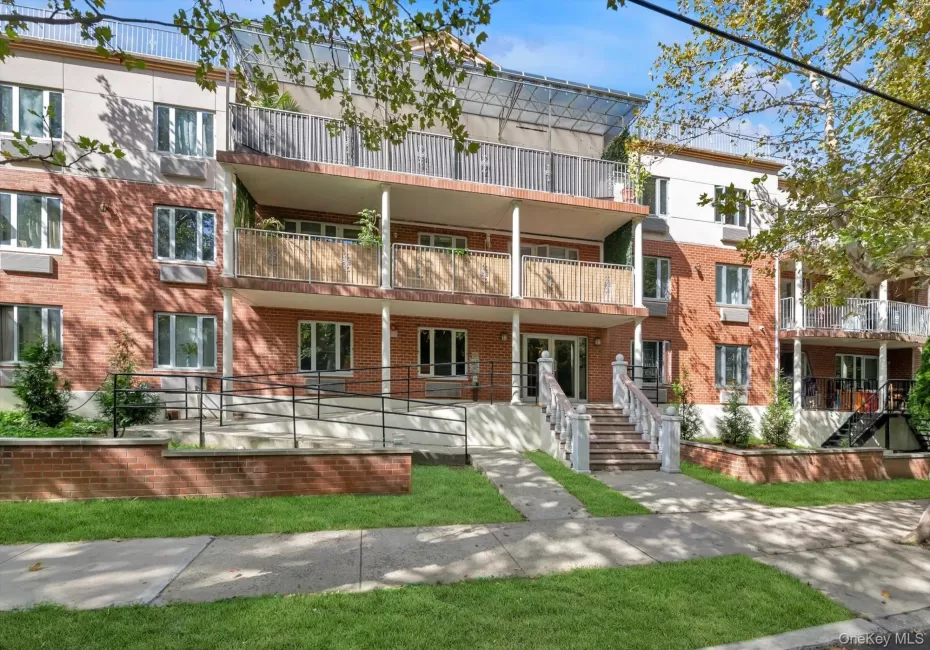 6434 Grand Central Parkway, New York, NY, 2 Bedrooms Bedrooms, 4 Rooms Rooms,2 BathroomsBathrooms,Residential,For Rent,Grand Central,0,1048069 6434 Grand Central Parkway, New York, NY, 2 Bedrooms Bedrooms, 4 Rooms Rooms,2 BathroomsBathrooms,Residential,For Rent,Grand Central,0,1048069