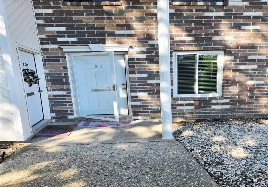 27 Fargo Court, Brookhaven, NY, 1 Bedroom Bedrooms, 4 Rooms Rooms,1 BathroomBathrooms,Residential,For Rent,Fargo,0,1048355 27 Fargo Court, Brookhaven, NY, 1 Bedroom Bedrooms, 4 Rooms Rooms,1 BathroomBathrooms,Residential,For Rent,Fargo,0,1048355