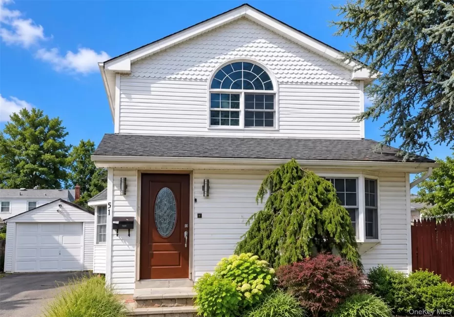 51 Lafayette Avenue, North Hempstead, NY, 2 Bedrooms Bedrooms, 6 Rooms Rooms,2 BathroomsBathrooms,Residential,For Rent,Lafayette,0,1047268 51 Lafayette Avenue, North Hempstead, NY, 2 Bedrooms Bedrooms, 6 Rooms Rooms,2 BathroomsBathrooms,Residential,For Rent,Lafayette,0,1047268