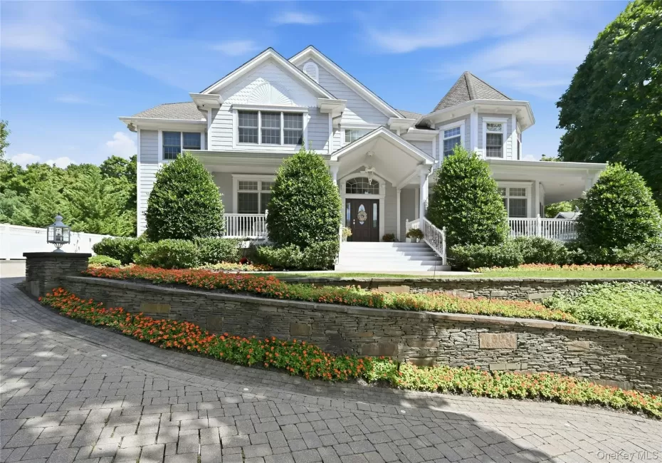 3 Crescent Drive, Huntington, NY, 5 Bedrooms Bedrooms, 12 Rooms Rooms,5 BathroomsBathrooms,Residential,For Rent,Crescent,0,1048300 3 Crescent Drive, Huntington, NY, 5 Bedrooms Bedrooms, 12 Rooms Rooms,5 BathroomsBathrooms,Residential,For Rent,Crescent,0,1048300