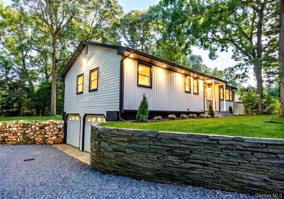 14 Camelot Lane, Brookhaven, NY, 4 Bedrooms Bedrooms, 9 Rooms Rooms,3 BathroomsBathrooms,Residential,For Rent,Camelot,0,1048233 14 Camelot Lane, Brookhaven, NY, 4 Bedrooms Bedrooms, 9 Rooms Rooms,3 BathroomsBathrooms,Residential,For Rent,Camelot,0,1048233