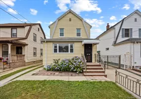 8973 215th Street, New York, NY, 3 Bedrooms Bedrooms, 8 Rooms Rooms,2 BathroomsBathrooms,Residential,For Rent,215th,0,1018703 8973 215th Street, New York, NY, 3 Bedrooms Bedrooms, 8 Rooms Rooms,2 BathroomsBathrooms,Residential,For Rent,215th,0,1018703