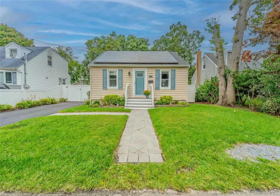 41 6th Street, Brookhaven, NY, 2 Bedrooms Bedrooms, 5 Rooms Rooms,1 BathroomBathrooms,Residential,For Rent,6th,0,1045209 41 6th Street, Brookhaven, NY, 2 Bedrooms Bedrooms, 5 Rooms Rooms,1 BathroomBathrooms,Residential,For Rent,6th,0,1045209