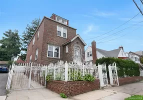 4041 Duryea Avenue, New York, NY, 3 Bedrooms Bedrooms, 6 Rooms Rooms,1 BathroomBathrooms,Residential,For Rent,Duryea,0,1042005 4041 Duryea Avenue, New York, NY, 3 Bedrooms Bedrooms, 6 Rooms Rooms,1 BathroomBathrooms,Residential,For Rent,Duryea,0,1042005