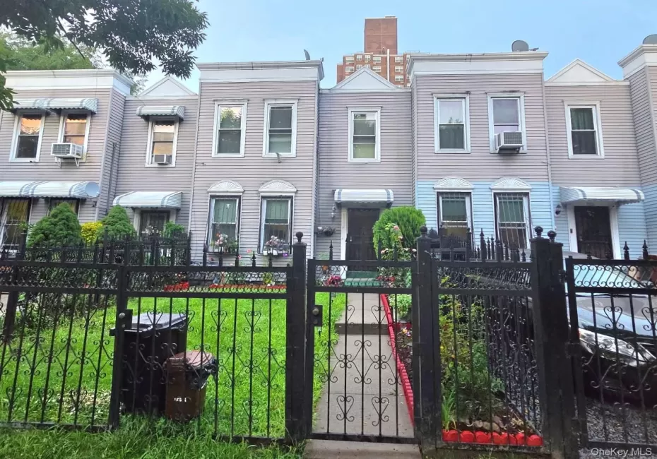 1988 Vyse Avenue, New York, NY, 3 Bedrooms Bedrooms, 6 Rooms Rooms,1 BathroomBathrooms,Residential,For Rent,Vyse,0,1046817 1988 Vyse Avenue, New York, NY, 3 Bedrooms Bedrooms, 6 Rooms Rooms,1 BathroomBathrooms,Residential,For Rent,Vyse,0,1046817
