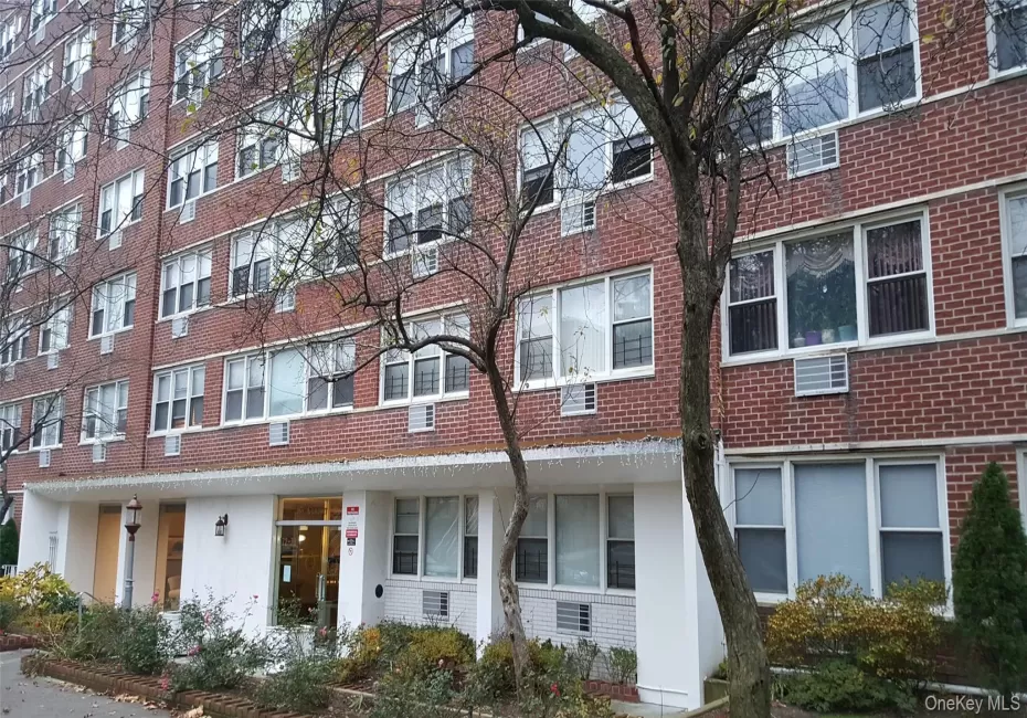 With view of the apartment to the right of the entry on the 2nd floor With view of the apartment to the right of the entry on the 2nd floor