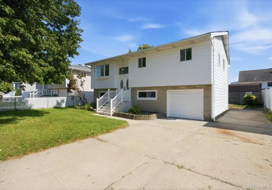 14 Garfield Place, Babylon, NY, 5 Bedrooms Bedrooms, 5 Rooms Rooms,2 BathroomsBathrooms,Residential,For Rent,Garfield,0,1048280 14 Garfield Place, Babylon, NY, 5 Bedrooms Bedrooms, 5 Rooms Rooms,2 BathroomsBathrooms,Residential,For Rent,Garfield,0,1048280