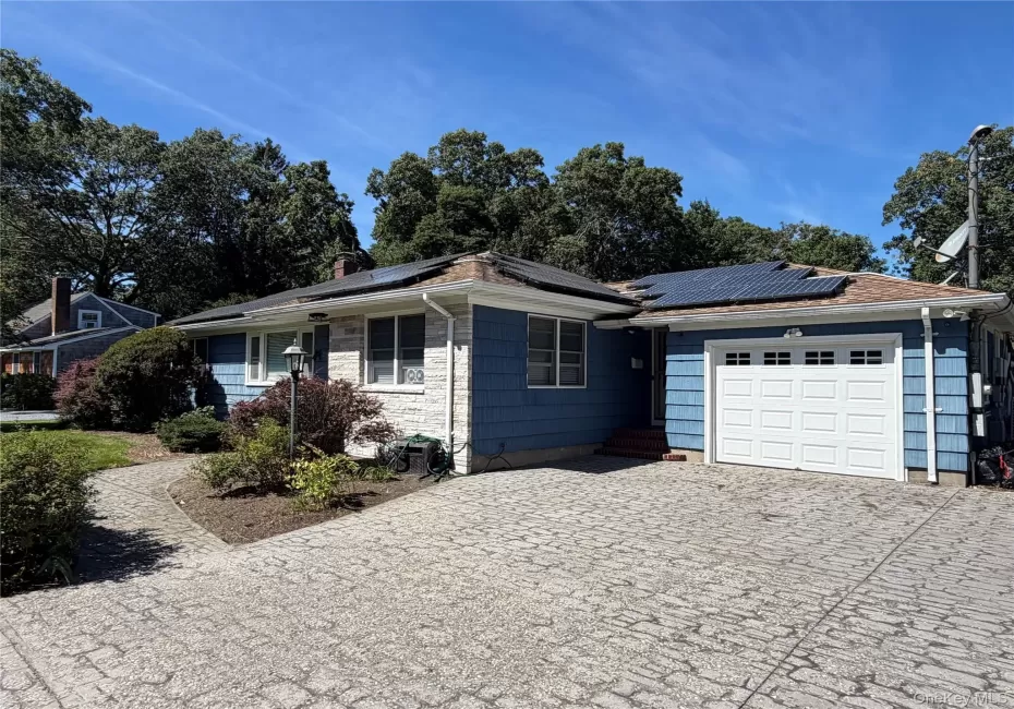 220 Hubbard Avenue, Riverhead, NY, 3 Bedrooms Bedrooms, 8 Rooms Rooms,2 BathroomsBathrooms,Residential,For Rent,Hubbard,0,1048182 220 Hubbard Avenue, Riverhead, NY, 3 Bedrooms Bedrooms, 8 Rooms Rooms,2 BathroomsBathrooms,Residential,For Rent,Hubbard,0,1048182