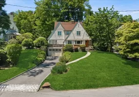 311 Lyncroft Road, New Rochelle, NY, 5 Bedrooms Bedrooms, 7 Rooms Rooms,3 BathroomsBathrooms,Residential,For Rent,Lyncroft,0,1048619 311 Lyncroft Road, New Rochelle, NY, 5 Bedrooms Bedrooms, 7 Rooms Rooms,3 BathroomsBathrooms,Residential,For Rent,Lyncroft,0,1048619