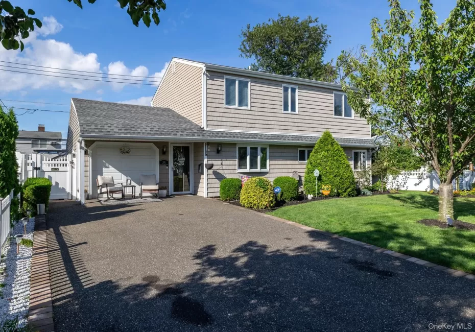 35 Magpie Lane, Hempstead, NY, 5 Bedrooms Bedrooms, 9 Rooms Rooms,2 BathroomsBathrooms,Residential,For Rent,Magpie,0,1047344 35 Magpie Lane, Hempstead, NY, 5 Bedrooms Bedrooms, 9 Rooms Rooms,2 BathroomsBathrooms,Residential,For Rent,Magpie,0,1047344