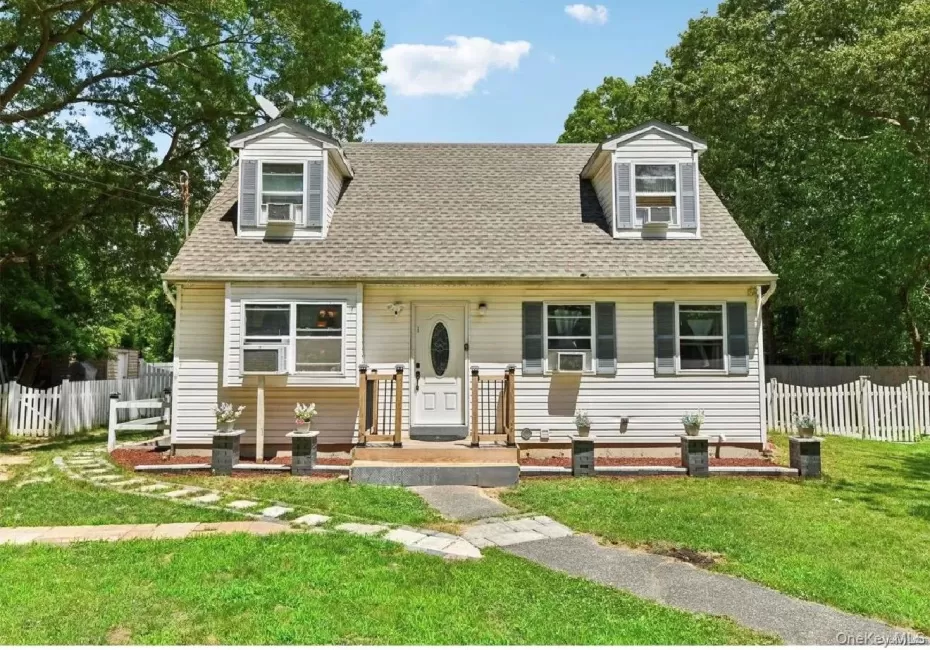 466 Auborn Avenue, Brookhaven, NY, 3 Bedrooms Bedrooms, 6 Rooms Rooms,2 BathroomsBathrooms,Residential,For Rent,Auborn,0,1048075 466 Auborn Avenue, Brookhaven, NY, 3 Bedrooms Bedrooms, 6 Rooms Rooms,2 BathroomsBathrooms,Residential,For Rent,Auborn,0,1048075