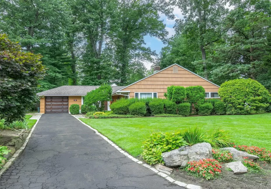 7 Appletree Lane, Glen Cove, NY, 3 Bedrooms Bedrooms, 6 Rooms Rooms,1 BathroomBathrooms,Residential Lease,For Rent,Appletree,0,1040113 7 Appletree Lane, Glen Cove, NY, 3 Bedrooms Bedrooms, 6 Rooms Rooms,1 BathroomBathrooms,Residential Lease,For Rent,Appletree,0,1040113