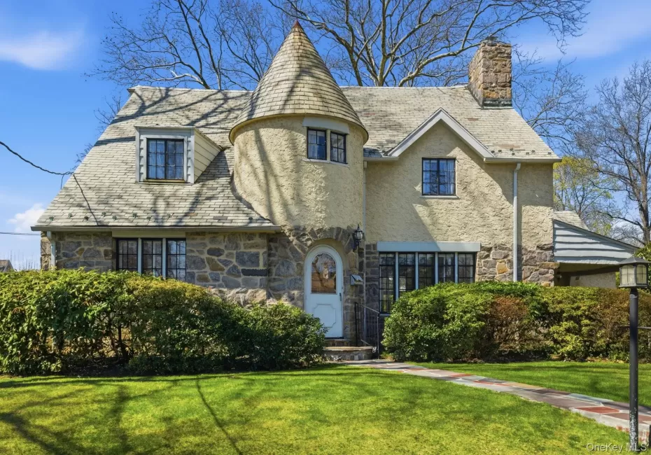 5 Seymour Place, White Plains, NY, 4 Bedrooms Bedrooms, 8 Rooms Rooms,3 BathroomsBathrooms,Residential,For Rent,Seymour,0,983542 5 Seymour Place, White Plains, NY, 4 Bedrooms Bedrooms, 8 Rooms Rooms,3 BathroomsBathrooms,Residential,For Rent,Seymour,0,983542