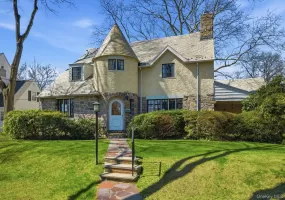 5 Seymour Place, White Plains, NY, 4 Bedrooms Bedrooms, 8 Rooms Rooms,3 BathroomsBathrooms,Residential Lease,For Rent,Seymour,0,984310 5 Seymour Place, White Plains, NY, 4 Bedrooms Bedrooms, 8 Rooms Rooms,3 BathroomsBathrooms,Residential Lease,For Rent,Seymour,0,984310