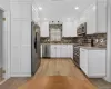 Modern Eat in Kitchen Modern Eat in Kitchen