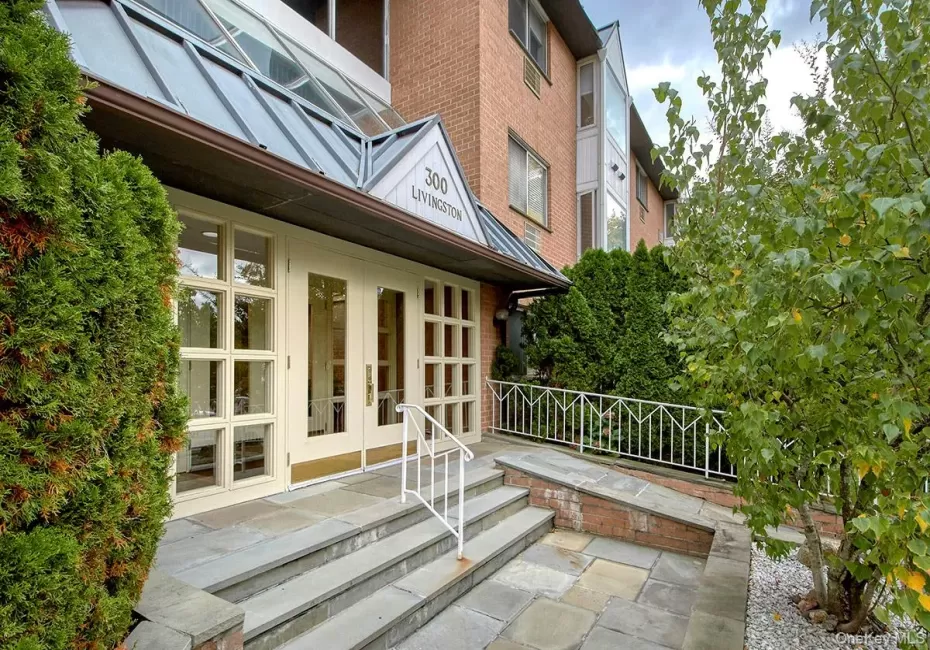 300 Livingston Avenue, Mamaroneck, NY, 2 Bedrooms Bedrooms, 5 Rooms Rooms,2 BathroomsBathrooms,Residential,For Rent,Livingston,0,1002736 300 Livingston Avenue, Mamaroneck, NY, 2 Bedrooms Bedrooms, 5 Rooms Rooms,2 BathroomsBathrooms,Residential,For Rent,Livingston,0,1002736