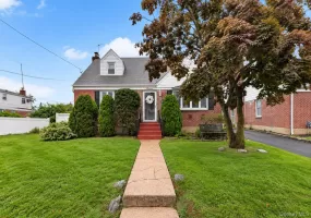 11 White Street, Hempstead, NY, 4 Bedrooms Bedrooms, 8 Rooms Rooms,2 BathroomsBathrooms,Residential,For Rent,White,0,1047761 11 White Street, Hempstead, NY, 4 Bedrooms Bedrooms, 8 Rooms Rooms,2 BathroomsBathrooms,Residential,For Rent,White,0,1047761