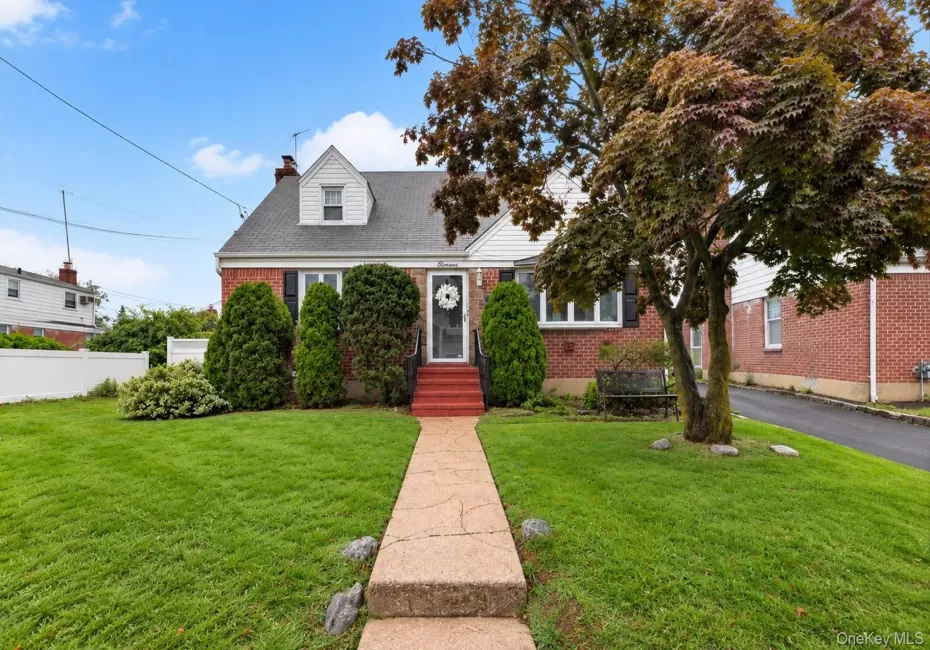 11 White Street, Hempstead, NY, 4 Bedrooms Bedrooms, 8 Rooms Rooms,2 BathroomsBathrooms,Residential,For Rent,White,0,1047761 11 White Street, Hempstead, NY, 4 Bedrooms Bedrooms, 8 Rooms Rooms,2 BathroomsBathrooms,Residential,For Rent,White,0,1047761