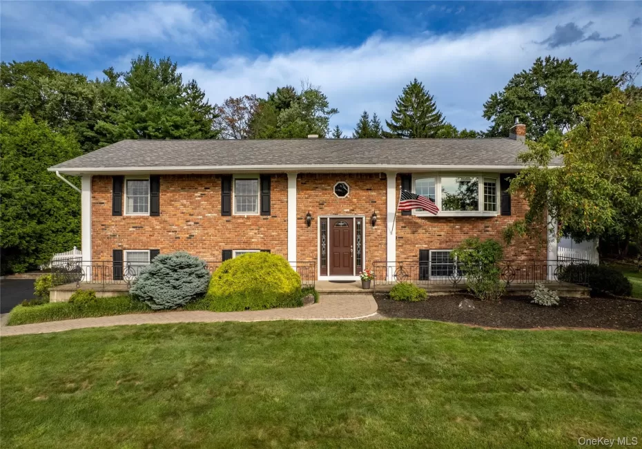 619 Russet Road, Clarkstown, NY, 4 Bedrooms Bedrooms, 9 Rooms Rooms,3 BathroomsBathrooms,Residential,For Rent,Russet,0,1043344 619 Russet Road, Clarkstown, NY, 4 Bedrooms Bedrooms, 9 Rooms Rooms,3 BathroomsBathrooms,Residential,For Rent,Russet,0,1043344