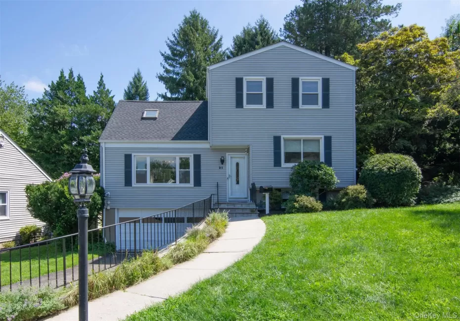 Welcome to 21 Eunice Court in Tarrytown with Irvington schools Welcome to 21 Eunice Court in Tarrytown with Irvington schools