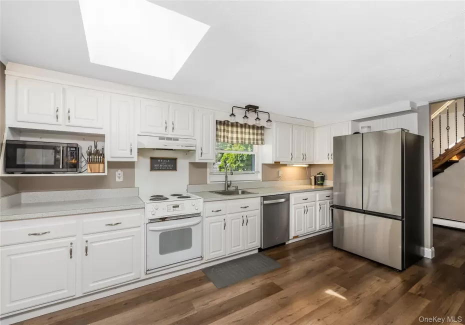 23 Lakeside Drive, Islip, NY, 4 Bedrooms Bedrooms, 9 Rooms Rooms,2 BathroomsBathrooms,Residential,For Rent,Lakeside,0,1045643 23 Lakeside Drive, Islip, NY, 4 Bedrooms Bedrooms, 9 Rooms Rooms,2 BathroomsBathrooms,Residential,For Rent,Lakeside,0,1045643