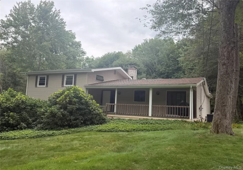 WELCOME HOME!!! Beautiful Home at 24 Fox Hill Rd which is a part of the Lake Oniad Community! WELCOME HOME!!! Beautiful Home at 24 Fox Hill Rd which is a part of the Lake Oniad Community!