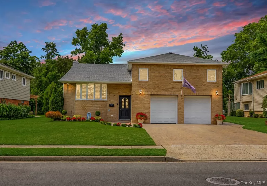 7 Monterey Drive, North Hempstead, NY, 4 Bedrooms Bedrooms, 8 Rooms Rooms,3 BathroomsBathrooms,Residential,For Rent,Monterey,0,1046387 7 Monterey Drive, North Hempstead, NY, 4 Bedrooms Bedrooms, 8 Rooms Rooms,3 BathroomsBathrooms,Residential,For Rent,Monterey,0,1046387