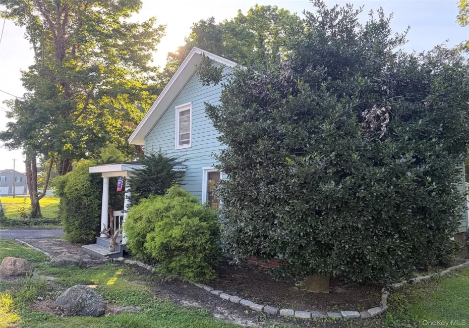 549 Main Road, Riverhead, NY, 2 Bedrooms Bedrooms, 7 Rooms Rooms,1 BathroomBathrooms,Residential Lease,For Rent,Main,0,1047889 549 Main Road, Riverhead, NY, 2 Bedrooms Bedrooms, 7 Rooms Rooms,1 BathroomBathrooms,Residential Lease,For Rent,Main,0,1047889