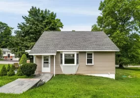 35 Willow Road, Beacon, NY, 2 Bedrooms Bedrooms, 5 Rooms Rooms,1 BathroomBathrooms,Residential,For Rent,Willow,0,1026026 35 Willow Road, Beacon, NY, 2 Bedrooms Bedrooms, 5 Rooms Rooms,1 BathroomBathrooms,Residential,For Rent,Willow,0,1026026