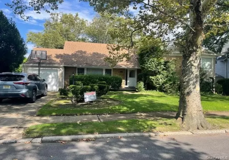 894 Lakeside Drive, Hempstead, NY, 4 Bedrooms Bedrooms, 9 Rooms Rooms,3 BathroomsBathrooms,Residential Lease,For Rent,Lakeside,0,1048670 894 Lakeside Drive, Hempstead, NY, 4 Bedrooms Bedrooms, 9 Rooms Rooms,3 BathroomsBathrooms,Residential Lease,For Rent,Lakeside,0,1048670