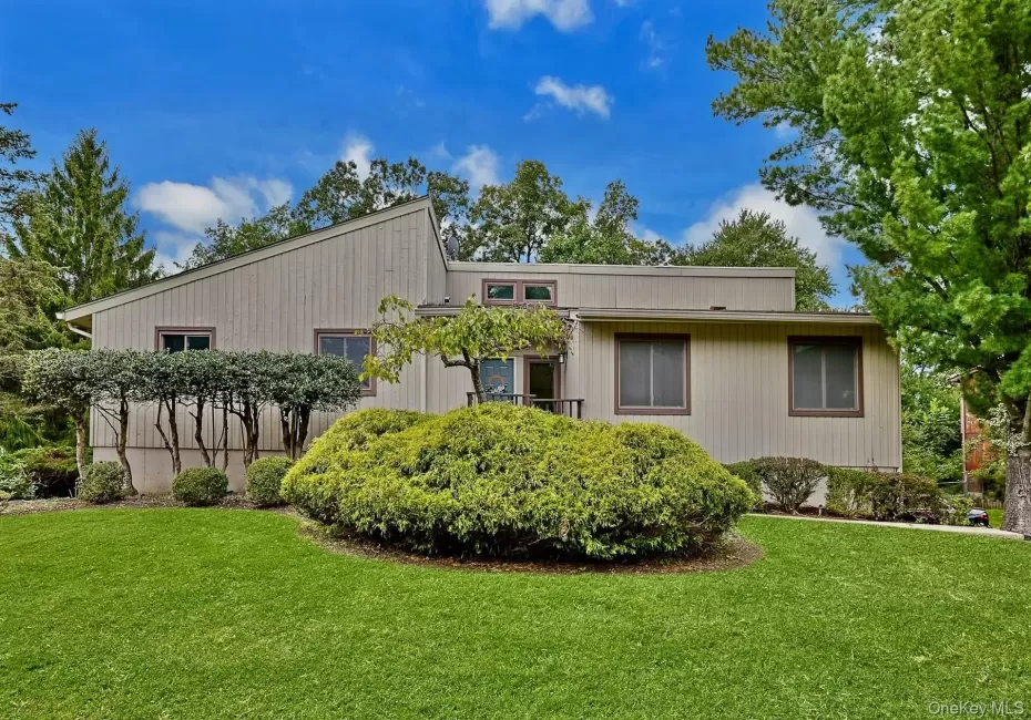 3 Sasson Terrace, Clarkstown, NY, 5 Bedrooms Bedrooms, 9 Rooms Rooms,3 BathroomsBathrooms,Residential,For Rent,Sasson,0,1035913 3 Sasson Terrace, Clarkstown, NY, 5 Bedrooms Bedrooms, 9 Rooms Rooms,3 BathroomsBathrooms,Residential,For Rent,Sasson,0,1035913