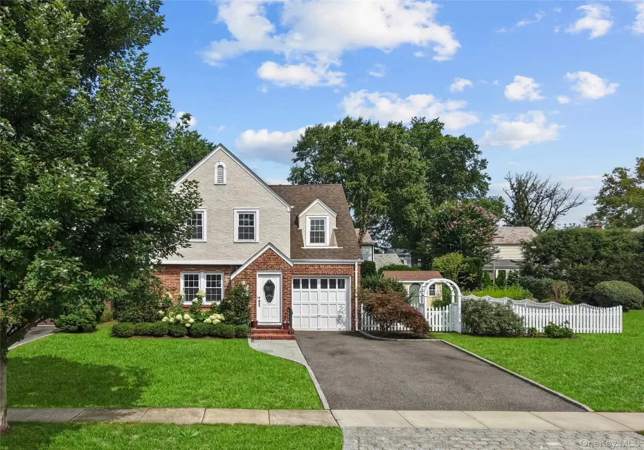 33 Ogden Avenue, North Hempstead, NY, 3 Bedrooms Bedrooms, 8 Rooms Rooms,2 BathroomsBathrooms,Residential,For Rent,Ogden,0,1046977 33 Ogden Avenue, North Hempstead, NY, 3 Bedrooms Bedrooms, 8 Rooms Rooms,2 BathroomsBathrooms,Residential,For Rent,Ogden,0,1046977