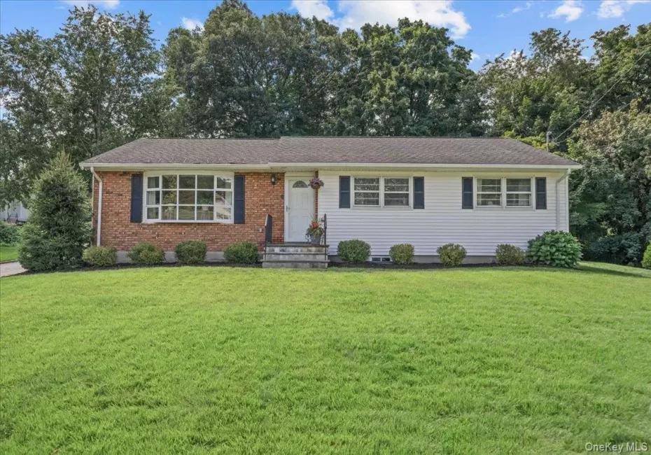 15 Robinson Avenue, Bedford, NY, 3 Bedrooms Bedrooms, 7 Rooms Rooms,2 BathroomsBathrooms,Residential,For Rent,Robinson,0,1046458 15 Robinson Avenue, Bedford, NY, 3 Bedrooms Bedrooms, 7 Rooms Rooms,2 BathroomsBathrooms,Residential,For Rent,Robinson,0,1046458