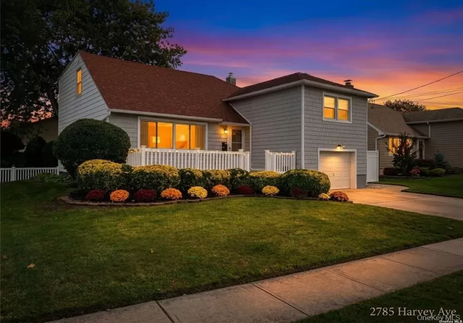 240 Lincoln Avenue, Hempstead, NY, 3 Bedrooms Bedrooms, 6 Rooms Rooms,2 BathroomsBathrooms,Residential,For Rent,Lincoln,0,1046651 240 Lincoln Avenue, Hempstead, NY, 3 Bedrooms Bedrooms, 6 Rooms Rooms,2 BathroomsBathrooms,Residential,For Rent,Lincoln,0,1046651