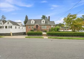 4 Holly Street, Yonkers, NY, 3 Bedrooms Bedrooms, 7 Rooms Rooms,2 BathroomsBathrooms,Residential,For Rent,Holly,0,1048144 4 Holly Street, Yonkers, NY, 3 Bedrooms Bedrooms, 7 Rooms Rooms,2 BathroomsBathrooms,Residential,For Rent,Holly,0,1048144