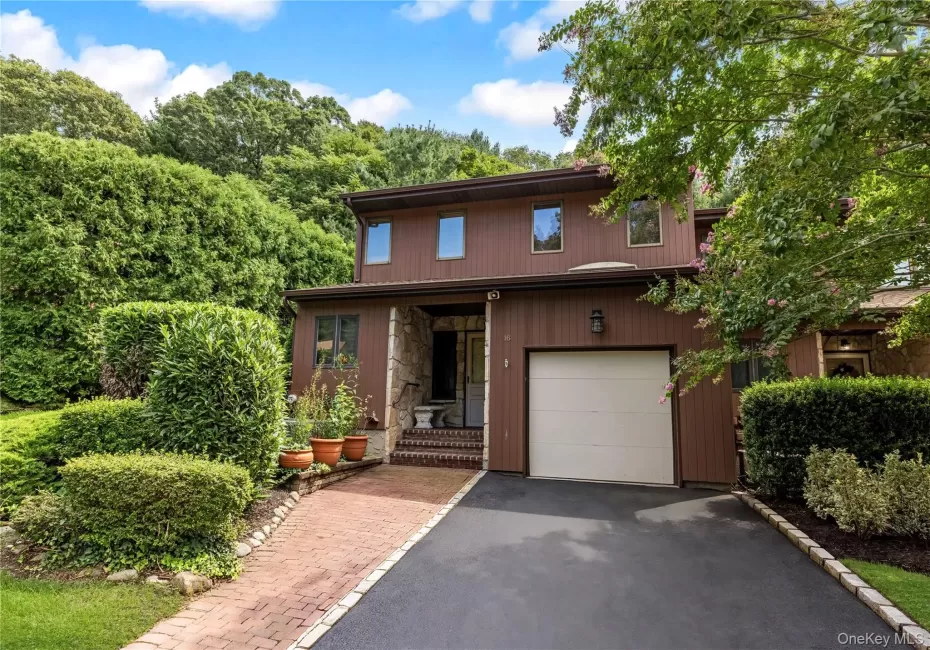 16 North Road, Huntington, NY, 3 Bedrooms Bedrooms, 8 Rooms Rooms,2 BathroomsBathrooms,Residential,For Rent,North,0,1047869 16 North Road, Huntington, NY, 3 Bedrooms Bedrooms, 8 Rooms Rooms,2 BathroomsBathrooms,Residential,For Rent,North,0,1047869